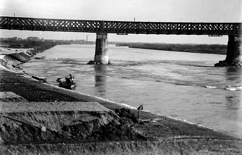 22. ZAGREB, SAVSKI MOST, stari zeljeznicki most sa splavarskim pristanistem, snimio Vladimir Horvat, 1931.; inv. br. 227, br. neg. V-227.JPG